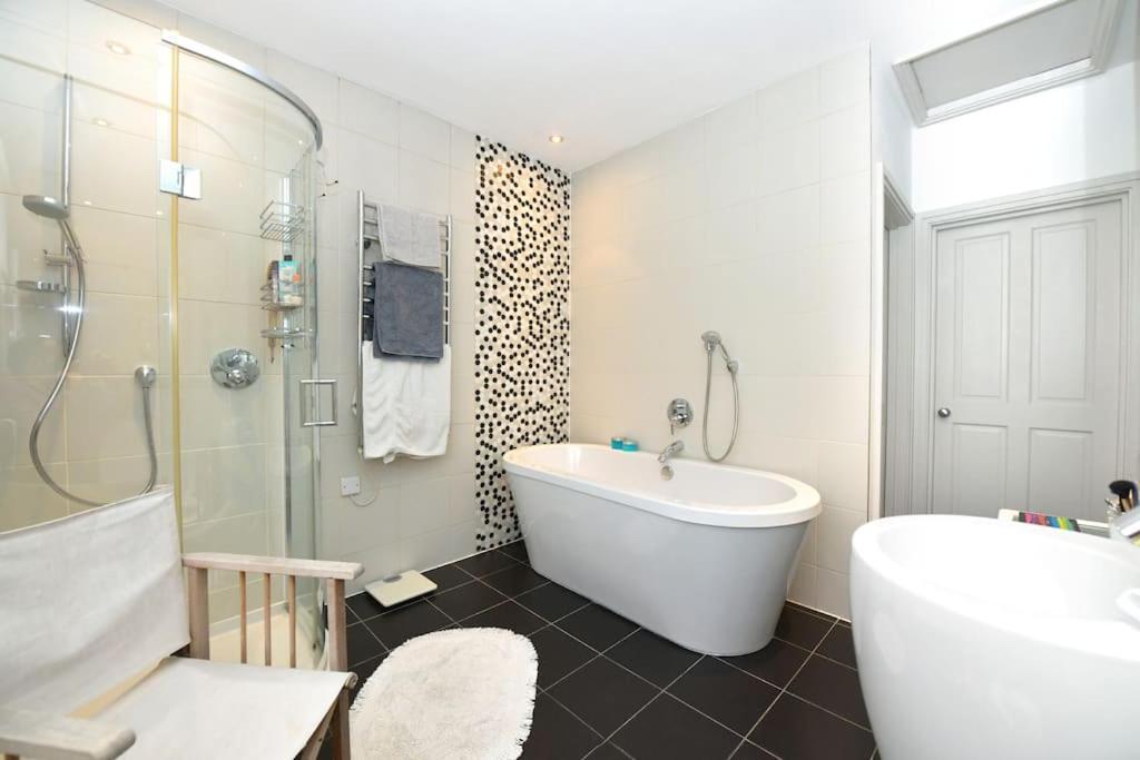 Case de vacanță Pooters London, Elegant Townhouse, Very